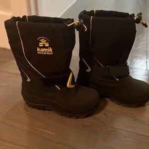 Kamik kids boots